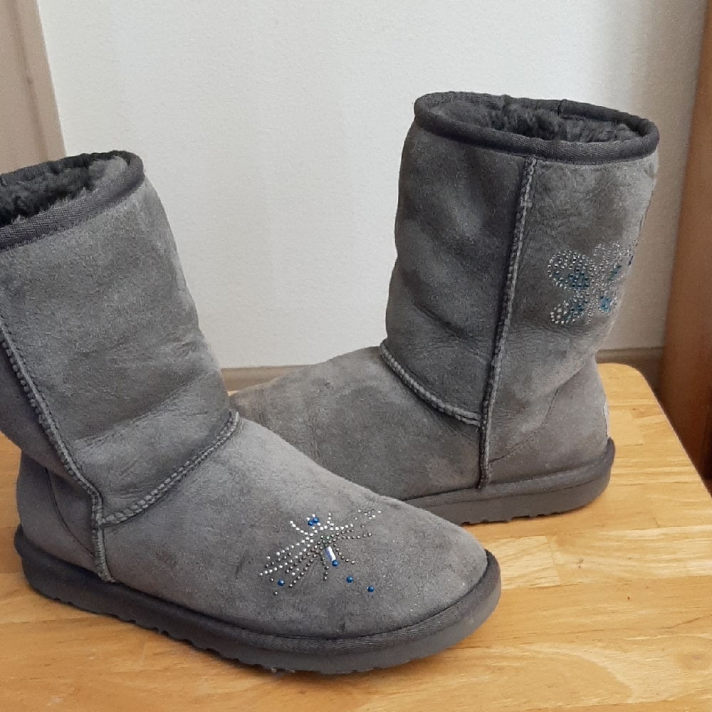 UGG Gray Winter Boots with Sheepskin Lining and rhinestones